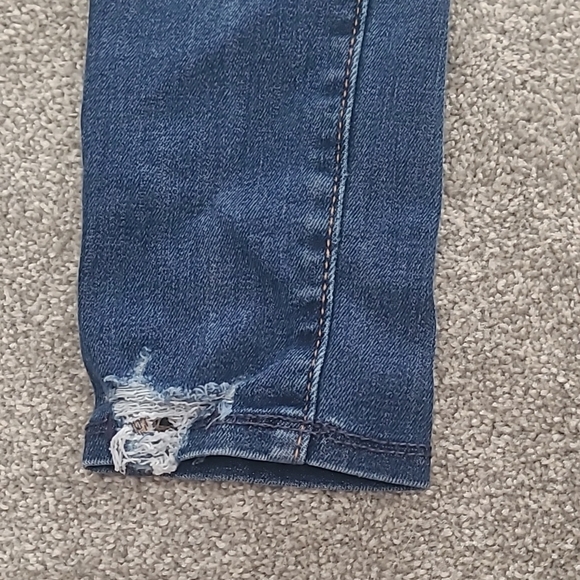 Old Navy Girls Distressed Skinny Jeans - Picture 8 of 8